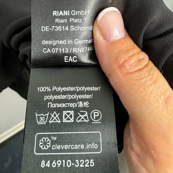 EUC - Riani Dress - White / Cream Size 4 Canada/US - Luxury Designer Dress - Picture 9 of 10